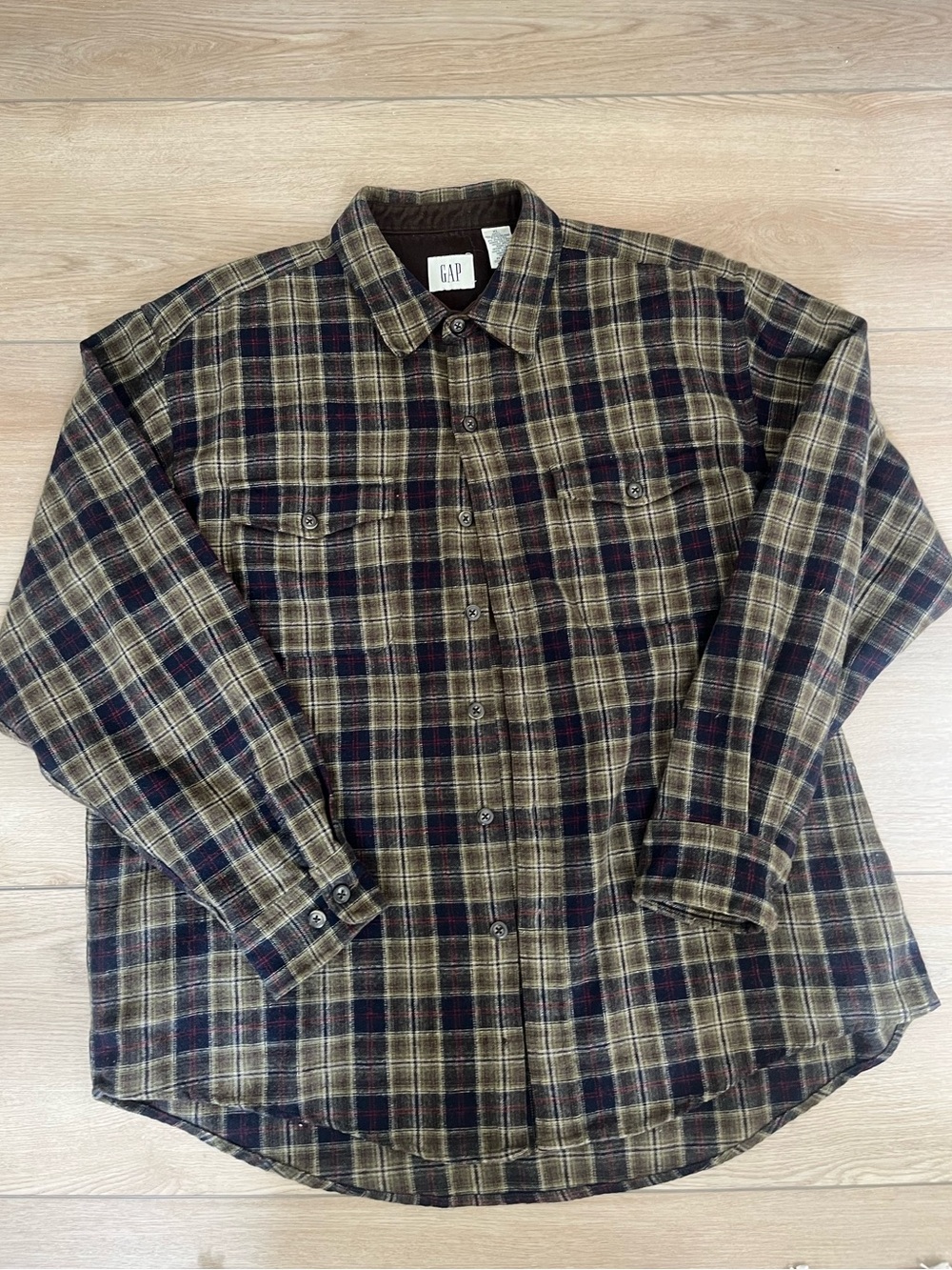 GAP Men's Plaid Button-Down Flannel Shirt